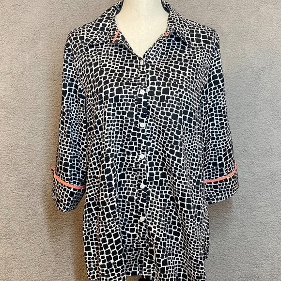 Orvis Wrinkle Resistant Button Up Blouse Black & White Print Size 18 - Picture 4 of 14